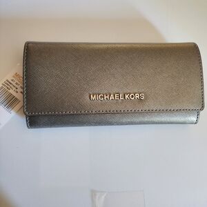 Michael Kors Jet Set Large Trifold Wallet